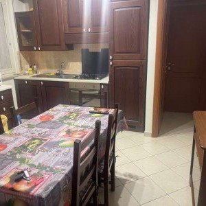 Affittasi per brevi periodi invernale casa a Roseto, adatta a lavoratori, giocatori o single