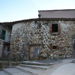 Antica Casa di Pietra da Ristrutturare, 100mq+ terreno 200mq