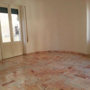 luminoso appartamento non arredato al piano primo