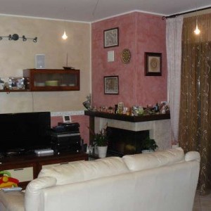 L'Aquila Appartamento arredato con ottime rifiniture in piccolo condominio  - loc. Gignano