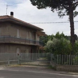 Casa indipendente con giardino e  parcheggio privato Francavilla al Mare 5/8 posti