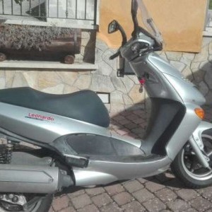 scooter aprilia leonardo 150