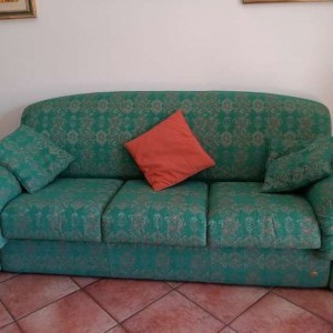Divano 3 sedute come nuovo