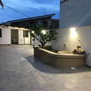 indipendente con giardino - zona UNIVERSITA'