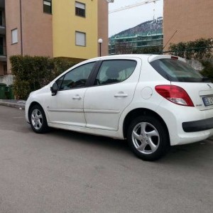 PEUGEOT 1.4 HDI DIESEL 70 CV  2011
