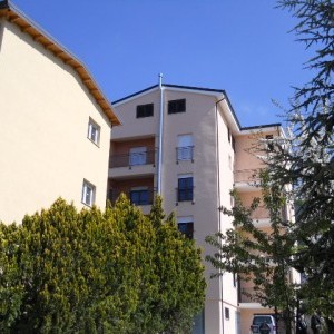 BI-locale nuovo su isolatori sismici.