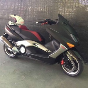 vendo tmax black max 5 mila km