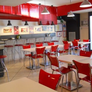 Pizzeria. Tavola calda. Ribasso.