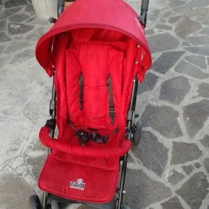 PASSEGGINO LEGGERO E COMPATTO