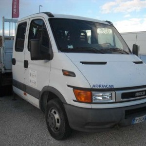 vendesi furgone daily cassonato