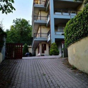 Vicino  Scuola  di Guardia di Finanza Due appartamenti arredati