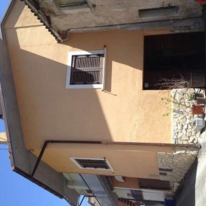 Pizzoli  affittasi anche per brevi periodi casa indipendente