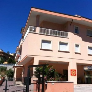 Affitto appartamento arredato per 5 studenti zona croce rossa