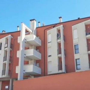 Vendesi attico in S.S.17Ovest con garage doppio e posto auto