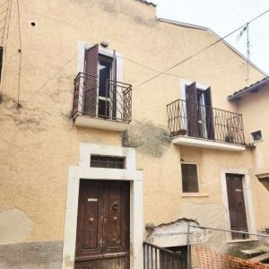 Ottimo investimento casa indipendente Ofena