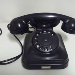 Telefono  a disco in bachelite nera anni 50